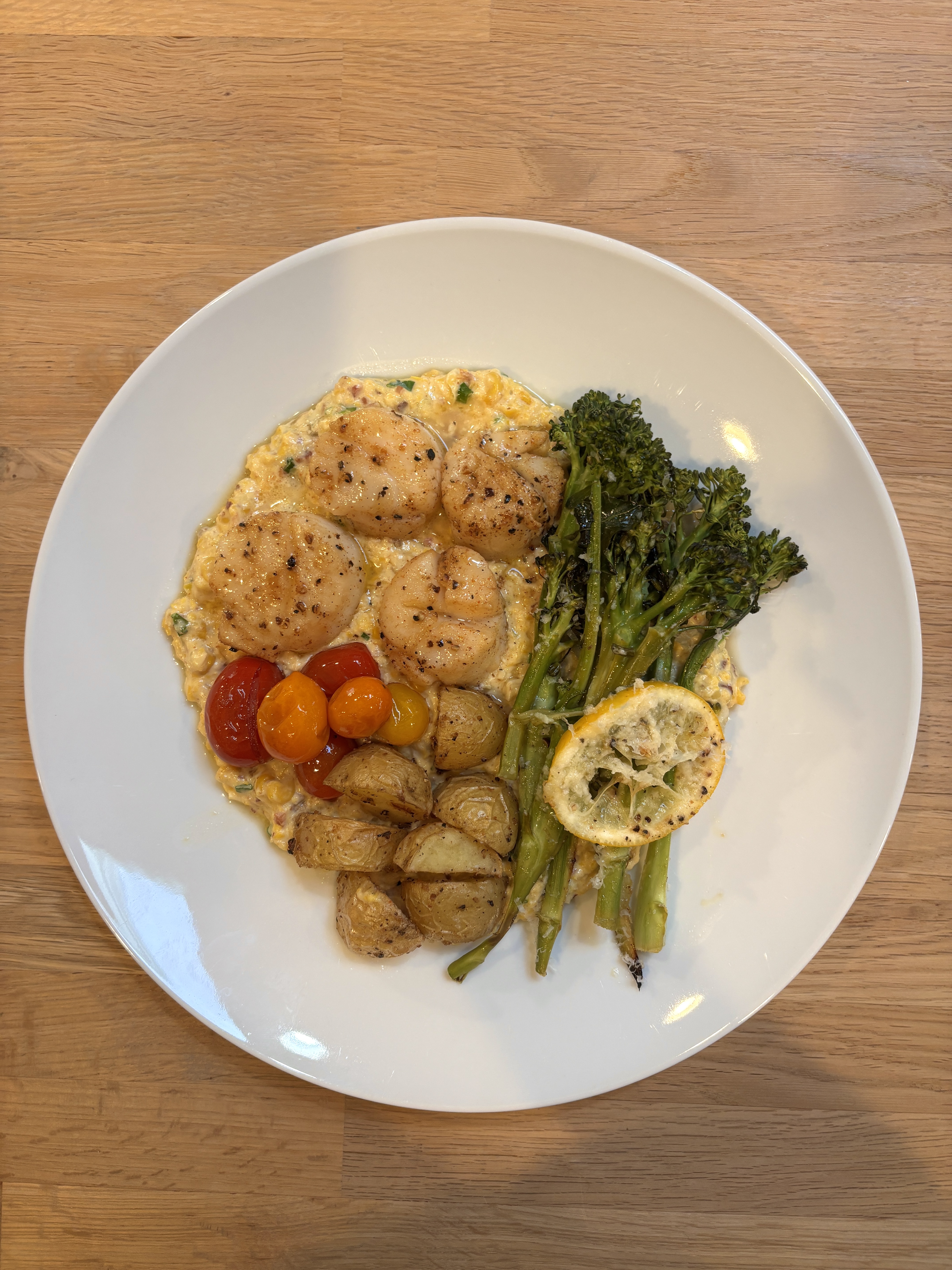 pan-seared scallops with sweet corn purée